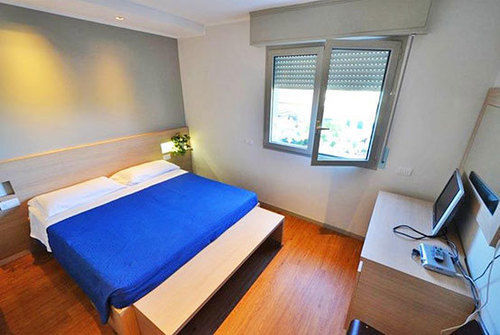 Hotel Liane Riccione Bagian luar foto